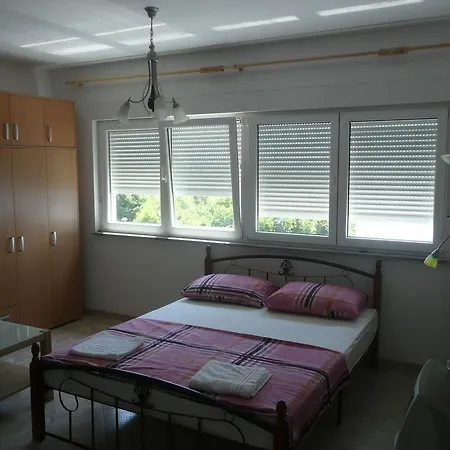 Vinka 3800 Apartment